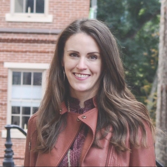 Meet your Posher, Jessica - Picture 2 of 2